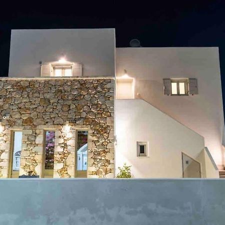 In The Heart Of Fira & Free Pool - Nychteri Suite Exteriör bild