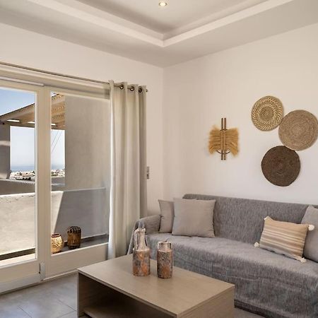 In The Heart Of Fira & Free Pool - Nychteri Suite Exteriör bild