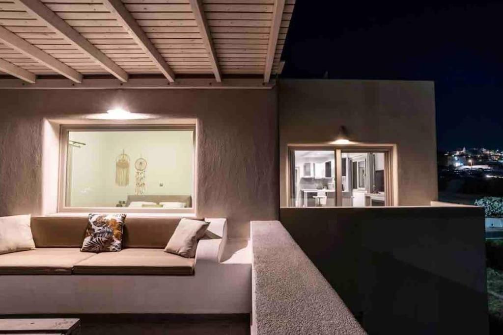 In The Heart Of Fira & Free Pool - Nychteri Suite Exteriör bild