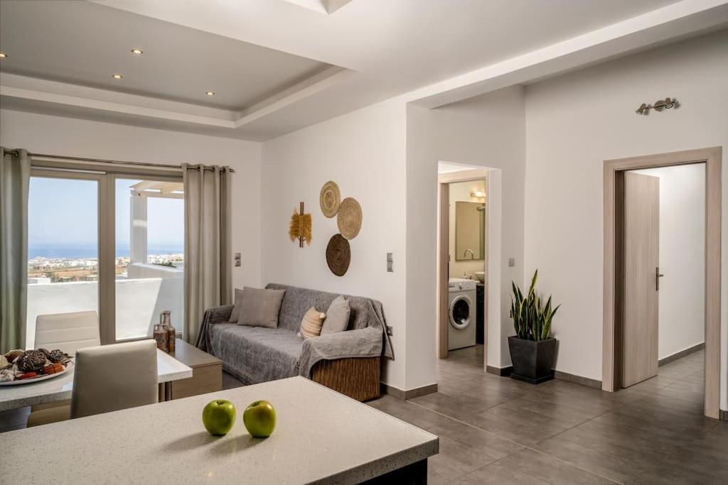 In The Heart Of Fira & Free Pool - Nychteri Suite Exteriör bild