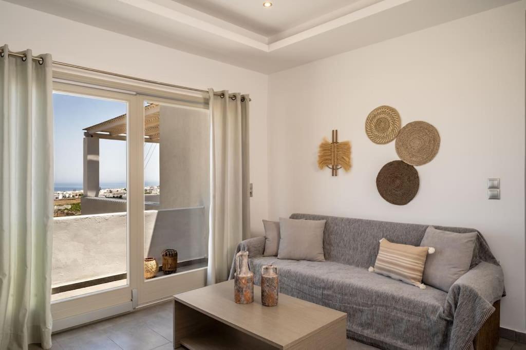 In The Heart Of Fira & Free Pool - Nychteri Suite Exteriör bild