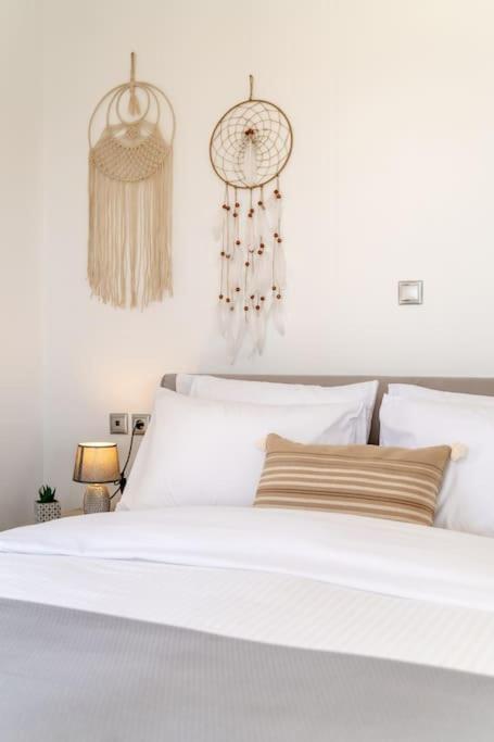 In The Heart Of Fira & Free Pool - Nychteri Suite Exteriör bild