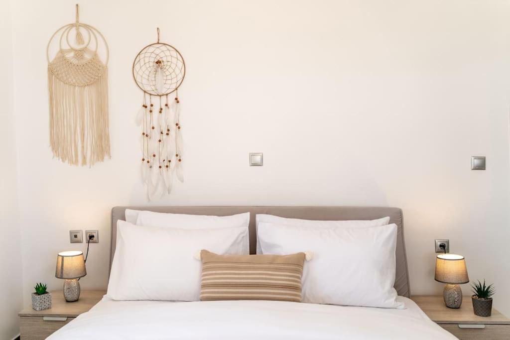 In The Heart Of Fira & Free Pool - Nychteri Suite Exteriör bild
